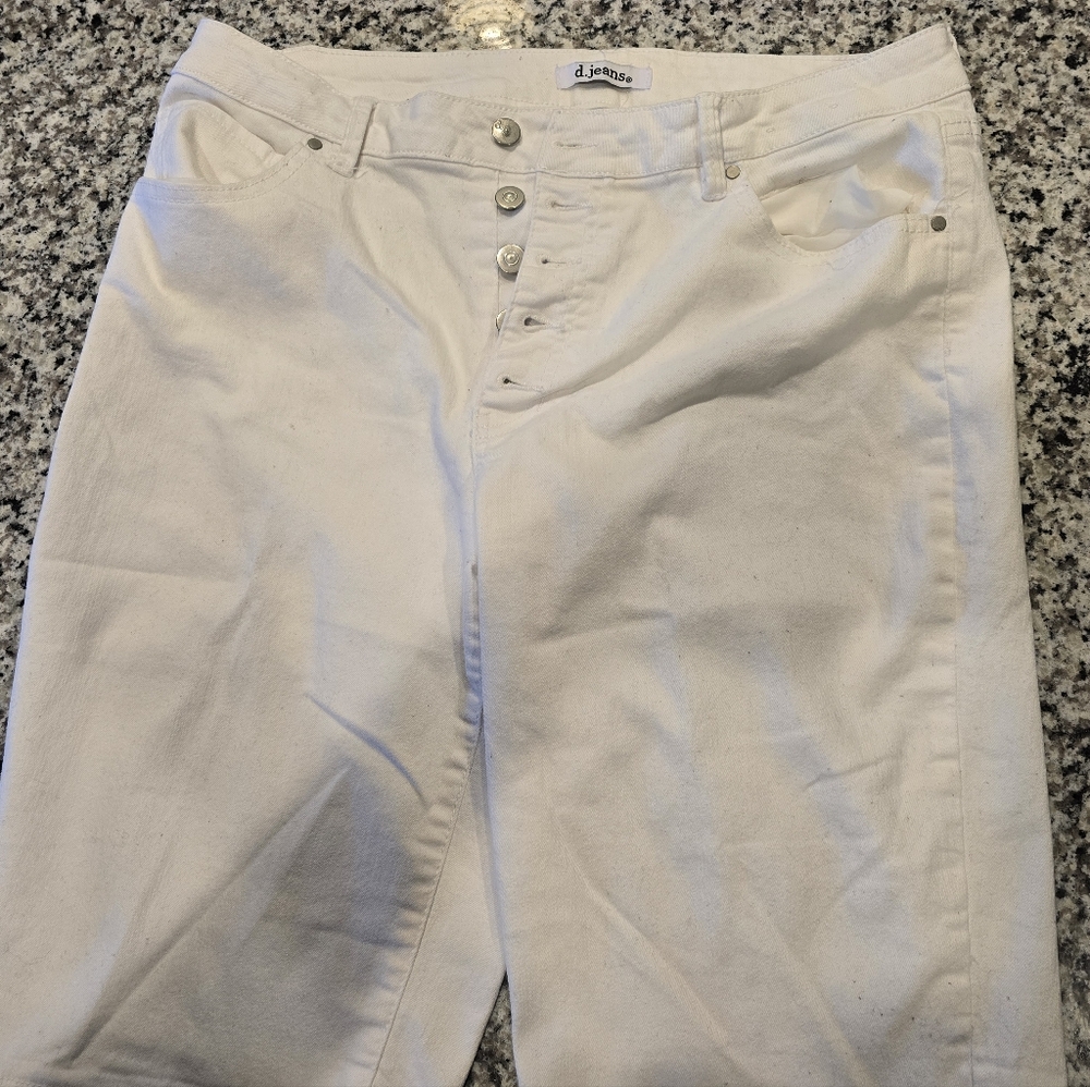 d. Jeans white shorts size 14